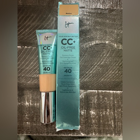 it cosmetics Other - IT Cosmetics CC+ Cream Oil-Free Matte SPF 40 - Shade Medium
